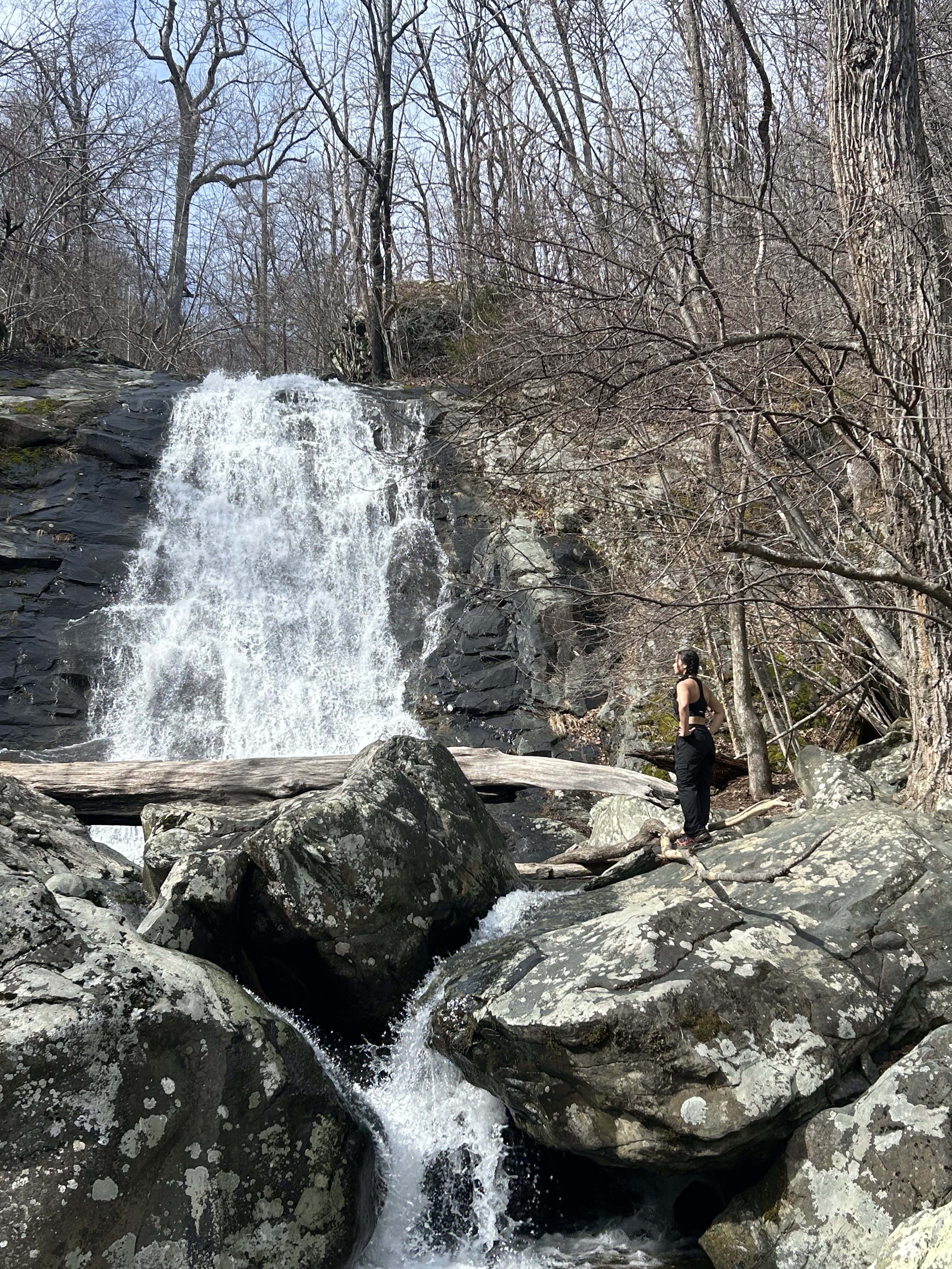 Damn that's a big ah waterfall